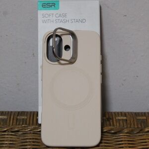 ESR Soft Case with Stash Stand. Cyber Series. MagSafe. iPhone 16. Cloud Series